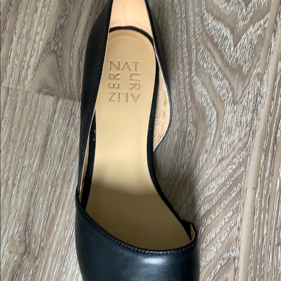 Beautiful black leather flats to dress up or down - Picture 7 of 7